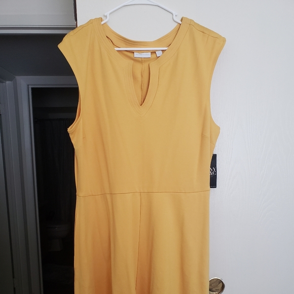Yellow NY&C dress (with Pockets!) - Picture 2 of 7